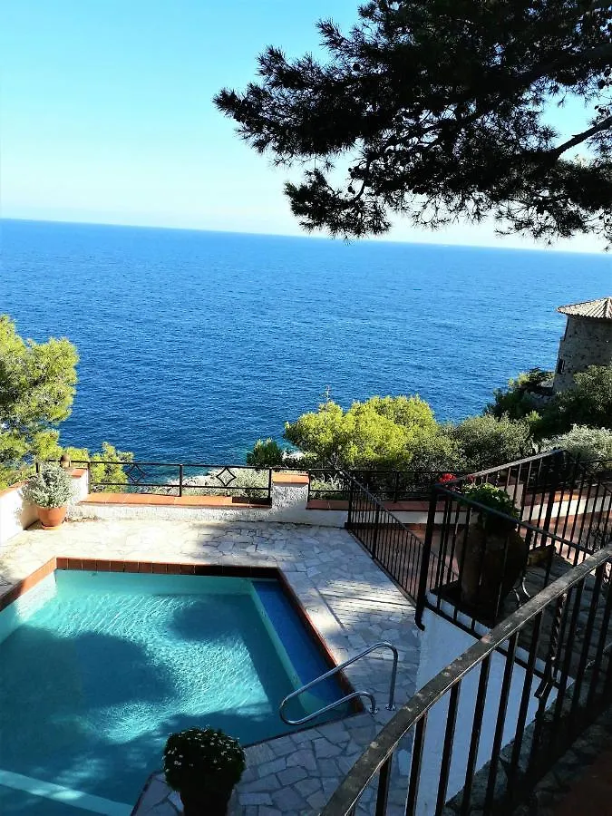 Villa Transatlantique En Premiere Ligne De Mer Dite Villa Esmeralda Llafranc 0*,  Spanyolország