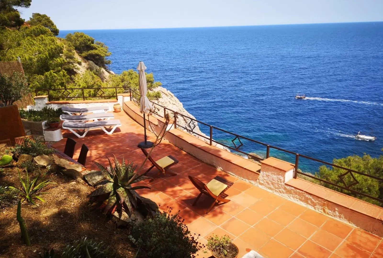 Villa Transatlantique en première ligne de mer dite Villa Esmeralda Llafranc