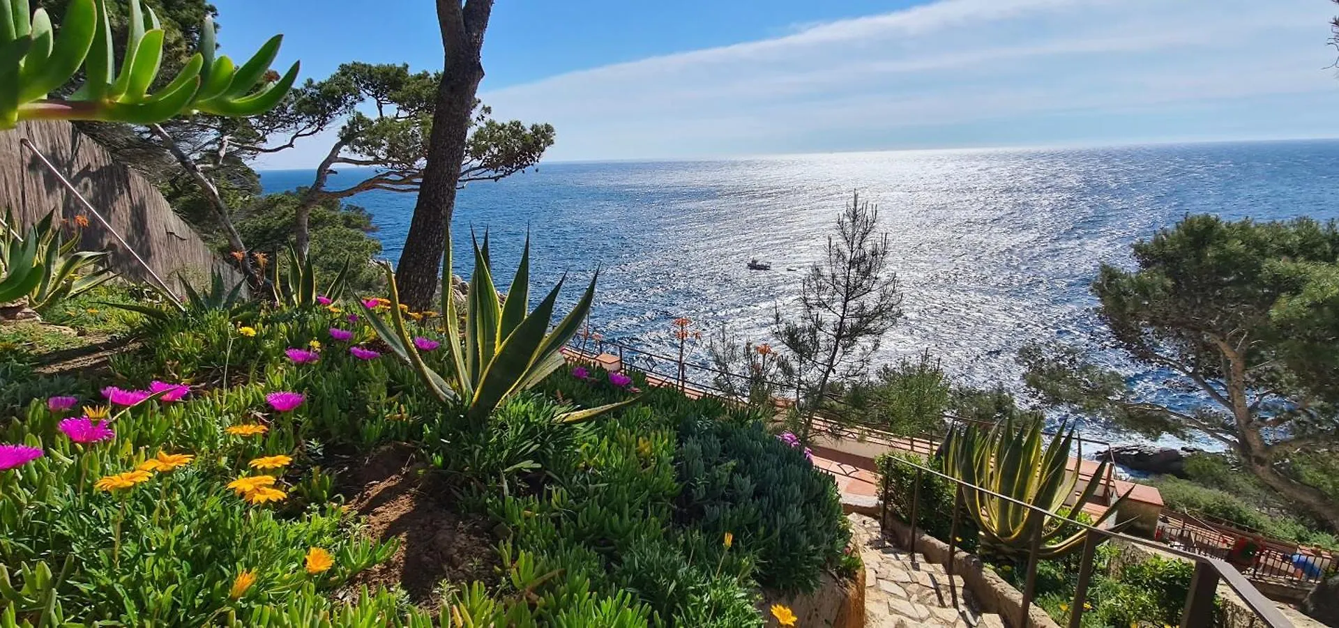 Villa Transatlantique en première ligne de mer dite Villa Esmeralda Llafranc